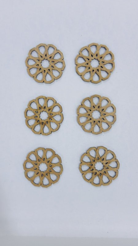 قطع خشب لزينة رمضان