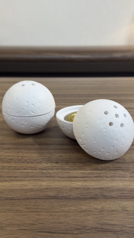 مباخر كروية (ابيض) & علبة pvc شفافة 8*8*8