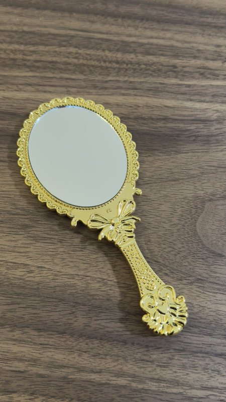 مرآه بلاستيك ذهبي ( 20*9 cm ) ( قابلة للطي )