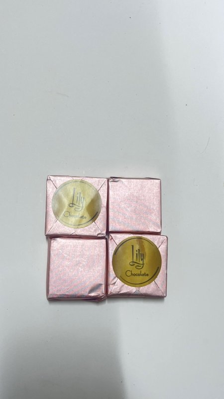 شوكلاتة (زهري) محشية مربع Lily
